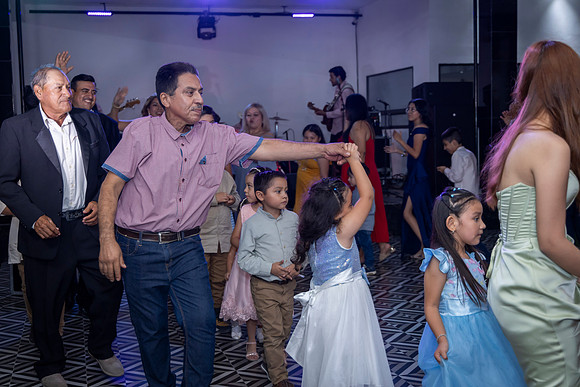 25 ABRIL 26 #4242 VERONICA MTZ _CRI0710