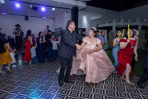25 ABRIL 26 #4242 VERONICA MTZ _CRI0787