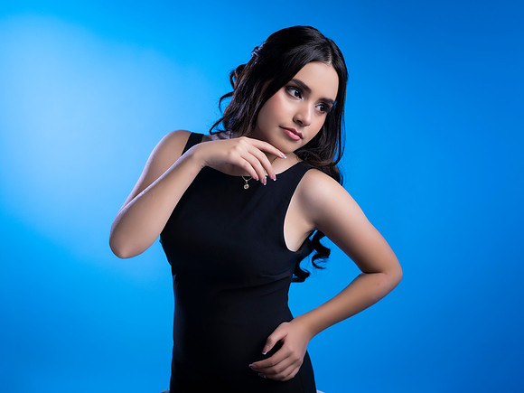#8536 VELIA IVONNE - 9553