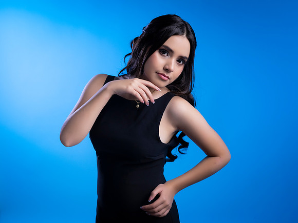 #8536 VELIA IVONNE - 9554