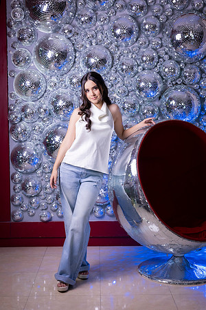 #8536 VELIA IVONNE - 9672