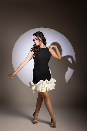 #8536 VELIA IVONNE - 9492
