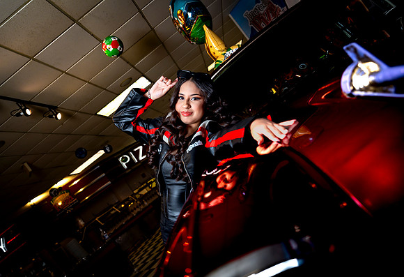 #8606 RAMONA ZUÑIGA RAMIREZ_CASUAL XV_INCREDIBLE PIZZA_BRYAN-5701