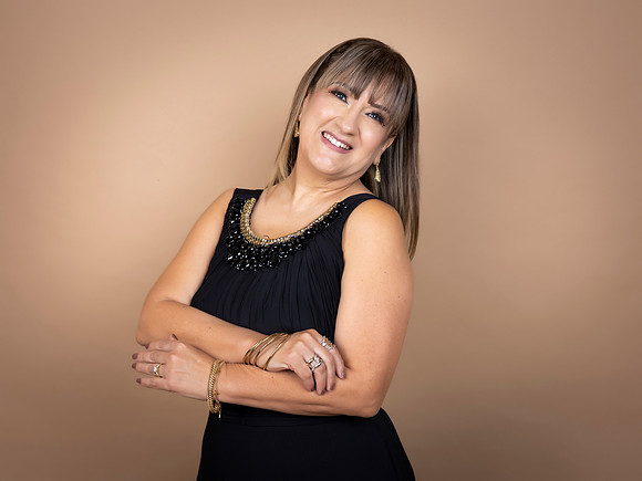 #12619 ADRIANA GARZA - 8690