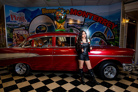 #8606 RAMONA ZUÑIGA RAMIREZ_CASUAL XV_INCREDIBLE PIZZA_BRYAN-5690