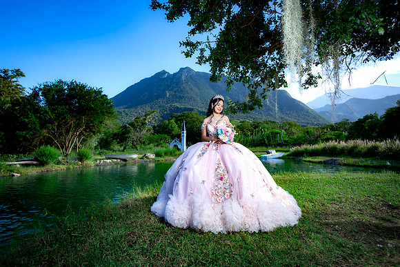 #8606 RAMONA ZUÑIGA RAMIREZ_XV FORMAL_VIÑEDO GARZA_BRYAN-8919