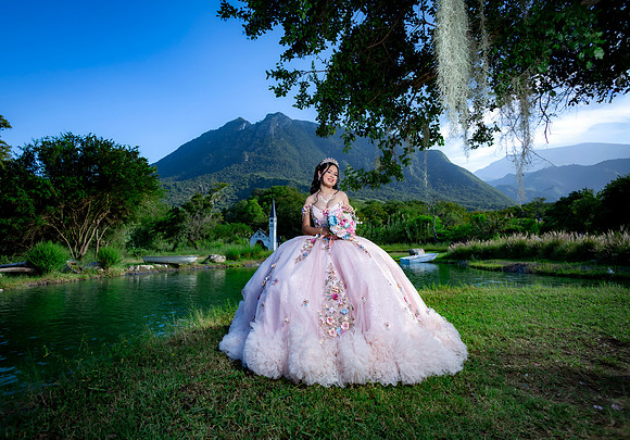 #8606 RAMONA ZUÑIGA RAMIREZ_XV FORMAL_VIÑEDO GARZA_BRYAN-8918