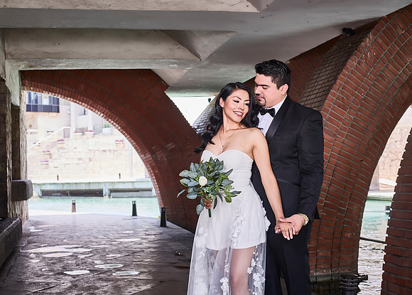#8360 ERIK DANTH GARZA PAQ. ROMANCE _W8A2976 1