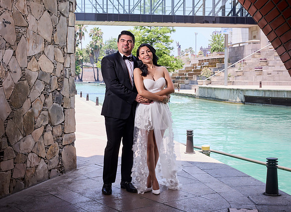 #8360 ERIK DANTH GARZA PAQ. ROMANCE _W8A3006 1