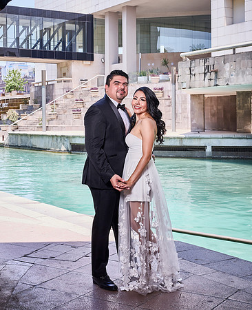 #8360 ERIK DANTH GARZA PAQ. ROMANCE _W8A3001 1
