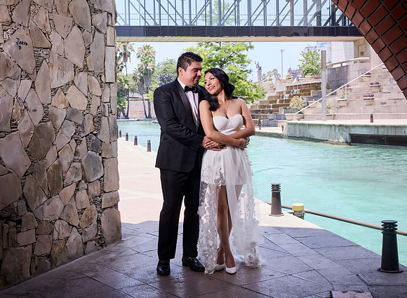 #8360 ERIK DANTH GARZA PAQ. ROMANCE _W8A3011 1
