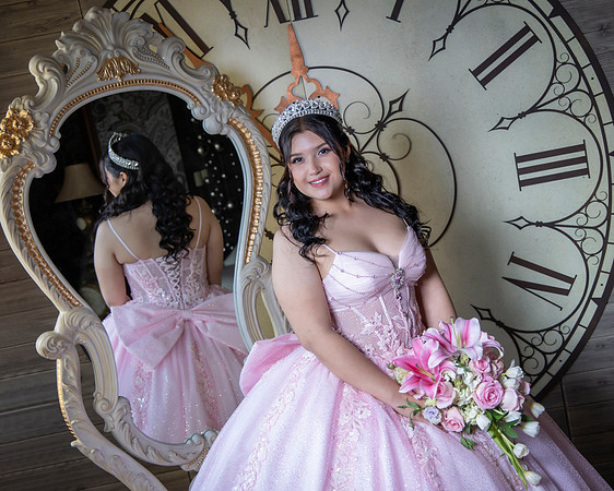 17-12-24 #12187 LAURA RDZ _CTR0303